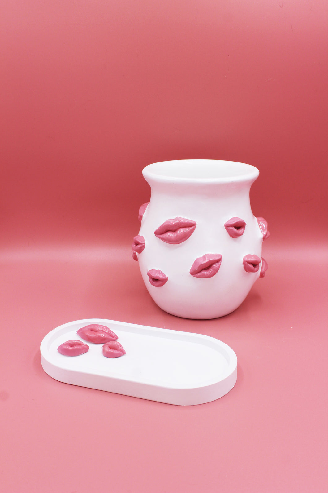 {ONE OFF, READY TO SHIP} LARGE WHITE LIPS VASE AND TRAY SET