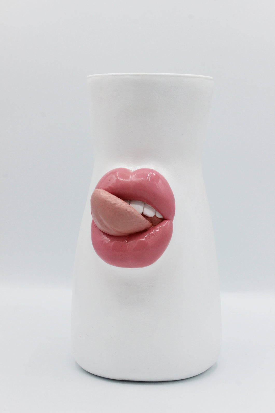 {MADE TO ORDER} MEDIUM WHITE VASE